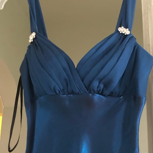 Elegant beautiful sparkly blue evening dress size - Picture 3 of 8
